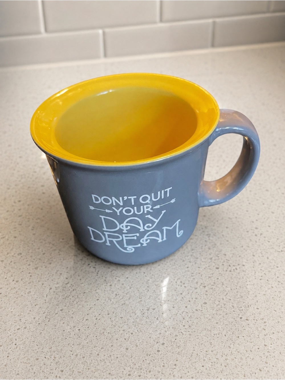 Cracker Barrel “Don’t Quit Your Day Dream” Gray Yellow Ceramic Mug